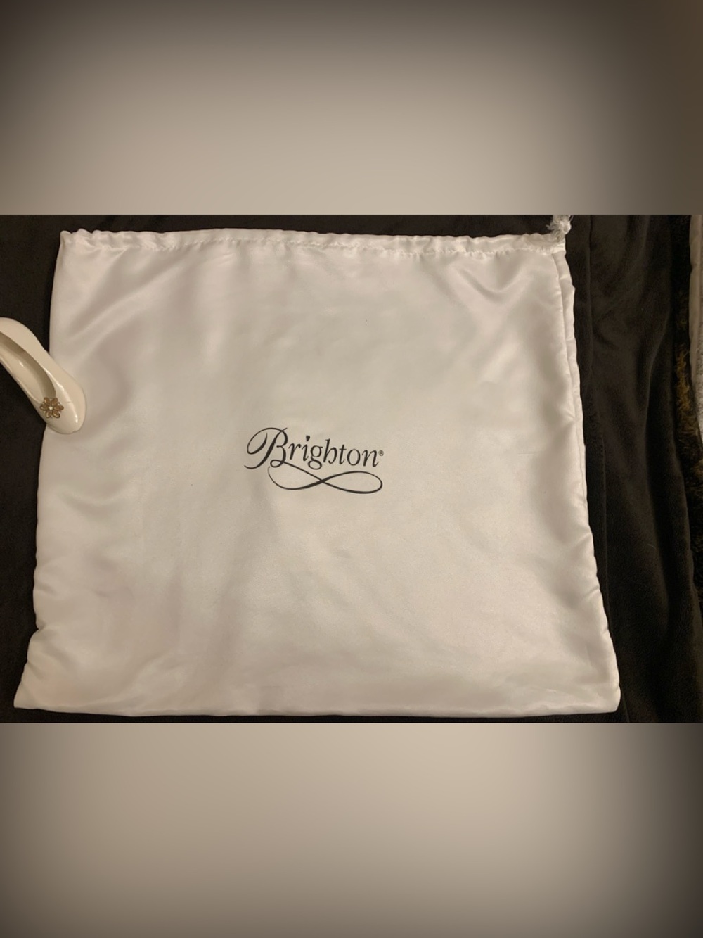 BRIGHTON white drawstring  silky, feel oversized dust bag VVGUC++